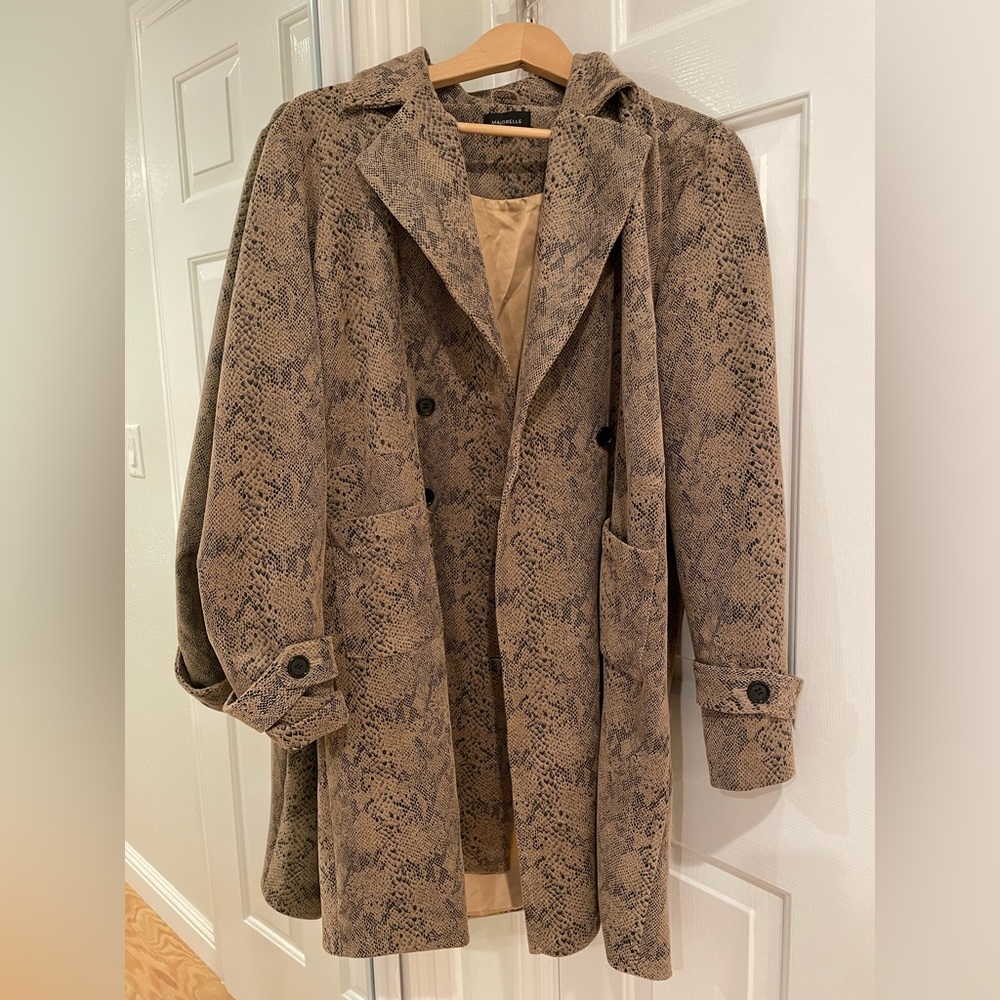 MAJORELLE Black & Beige Long Coat